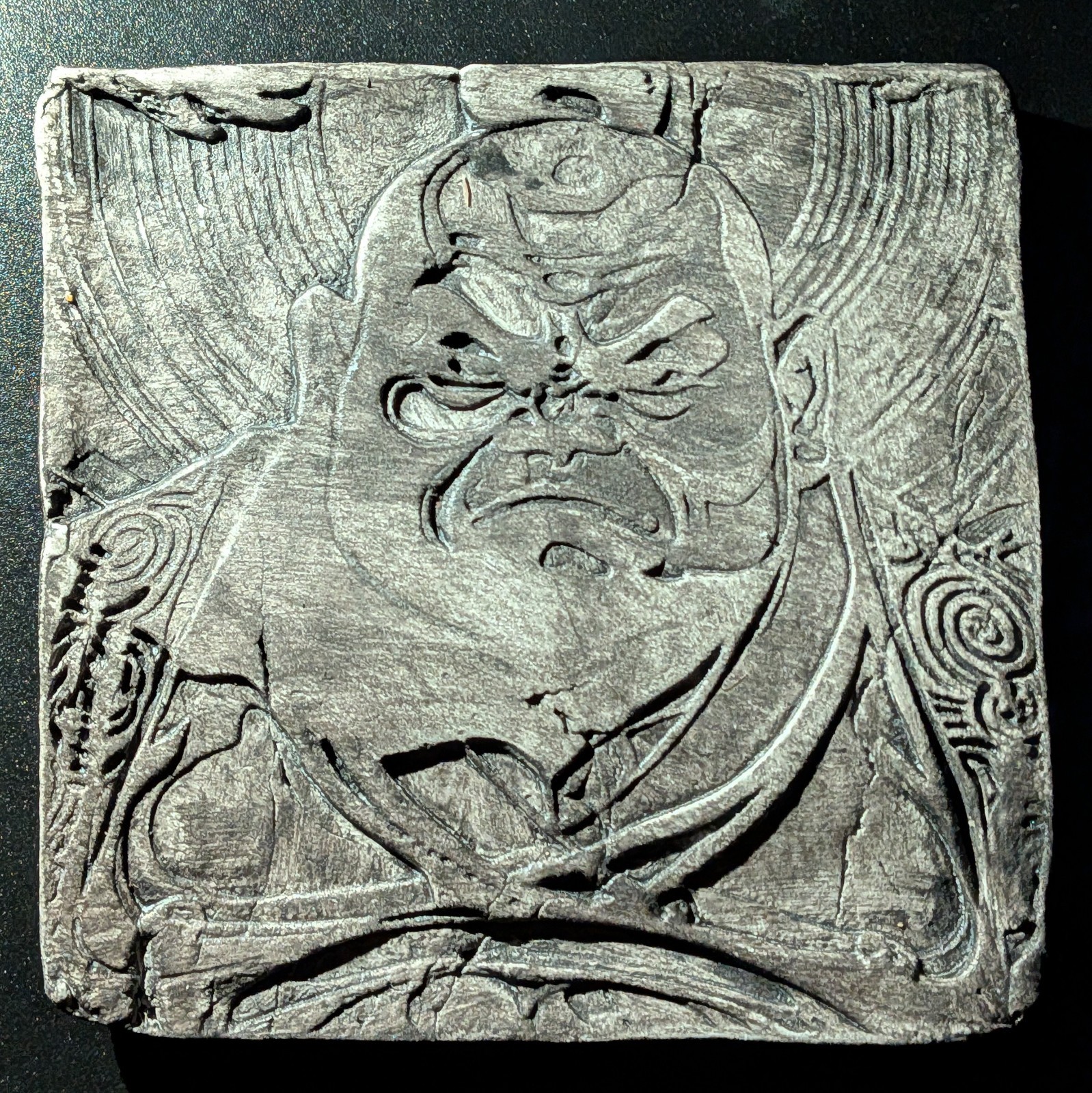 NIO GUARDIAN Clay Relief - Handmade Japanese Temple Sculpture, Grey, 10x10cm