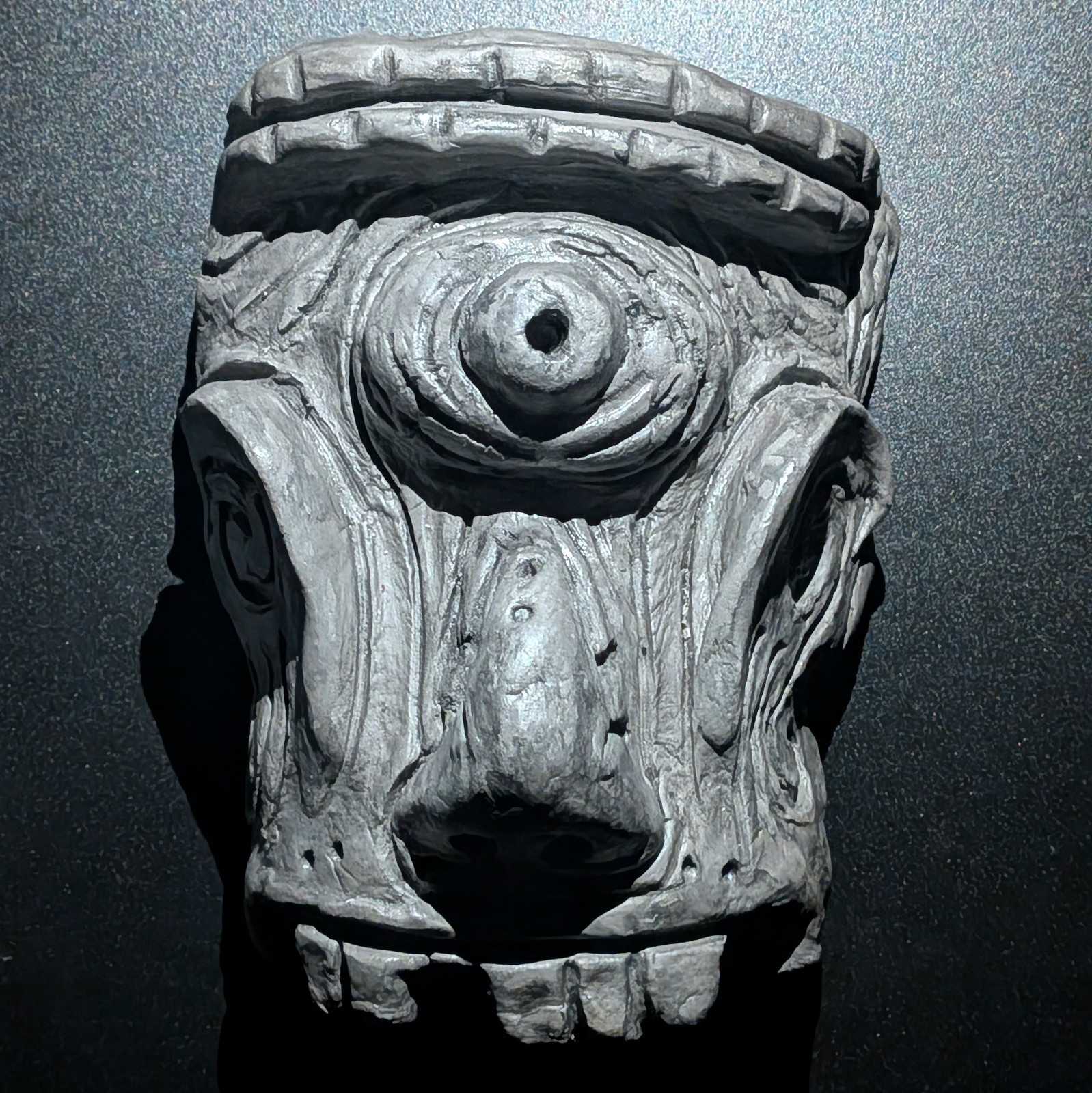 BASIN GHOST Clay Demon Mask – Handmade Yokai Sculpture, Dark Grey