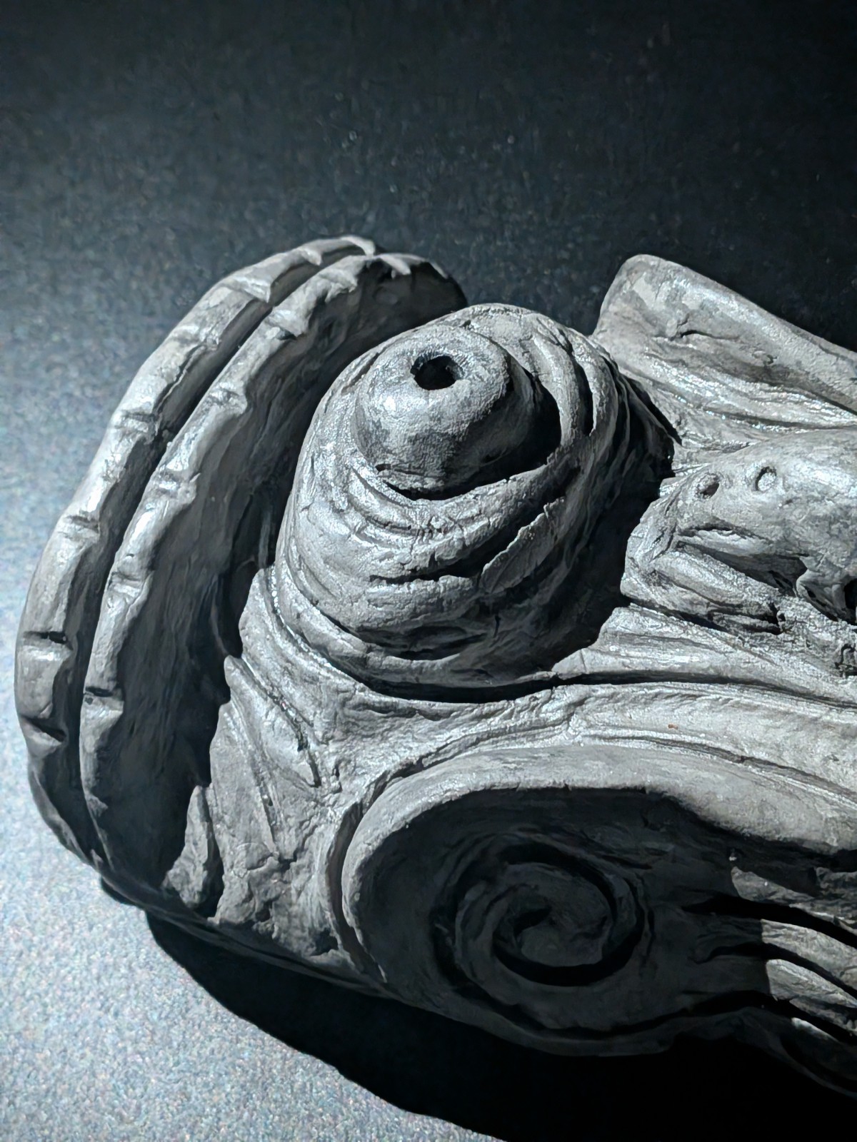 BASIN GHOST Clay Demon Mask – Handmade Yokai Sculpture, Dark Grey - Image 7