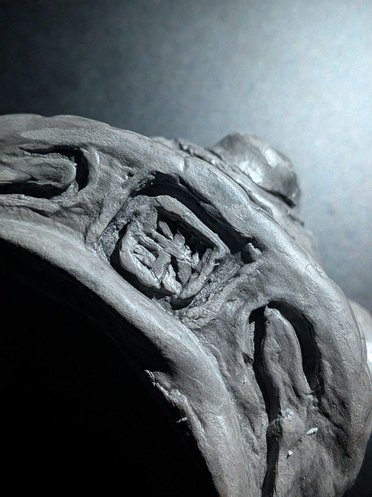 BASIN GHOST Clay Demon Mask – Handmade Yokai Sculpture, Dark Grey - Image 10