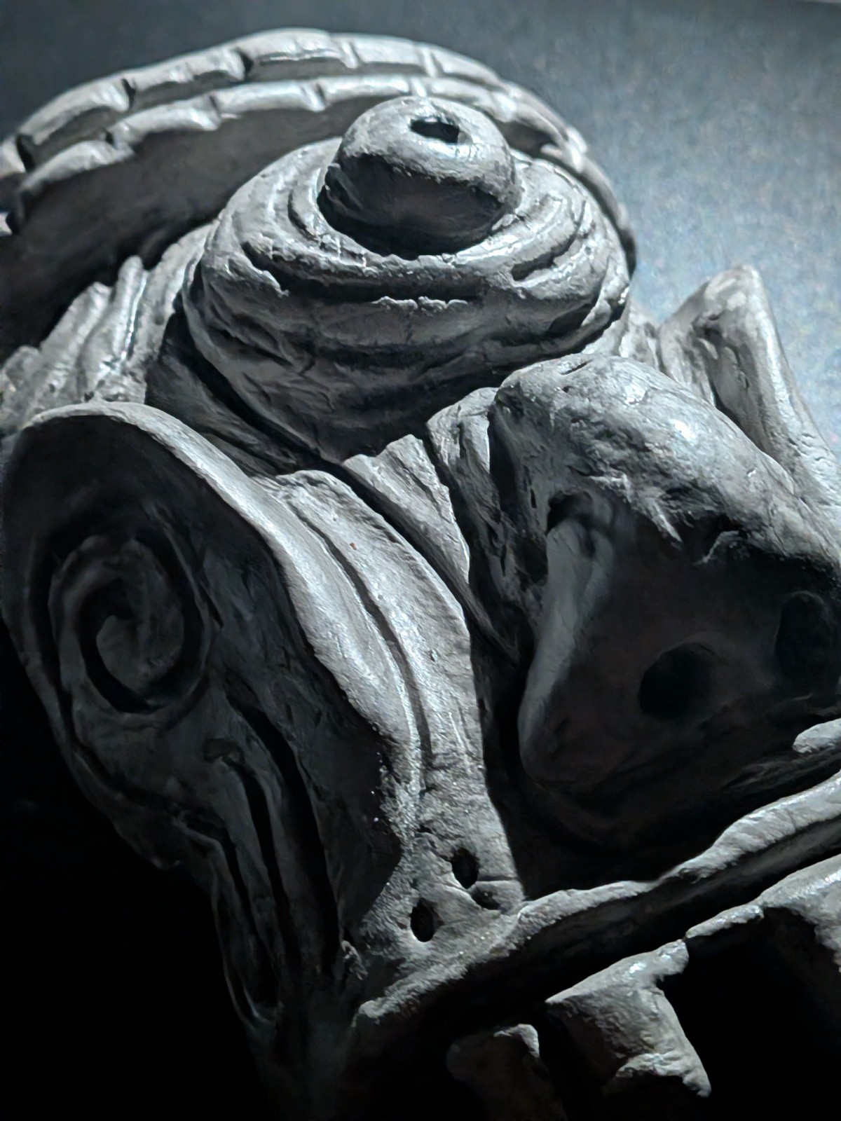 BASIN GHOST Clay Demon Mask – Handmade Yokai Sculpture, Dark Grey - Image 12