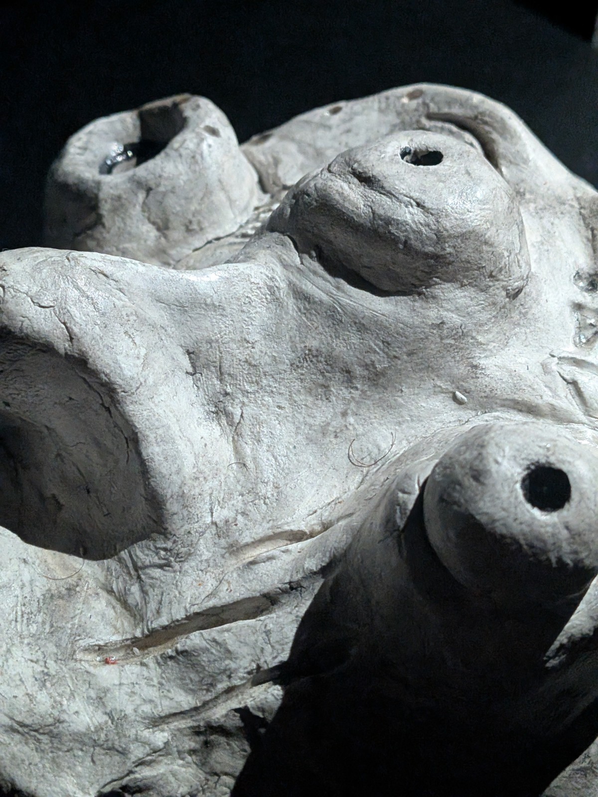 IWA-ZURA Clay Demon Mask - Handmade Yokai Sculpture, White - Image 7