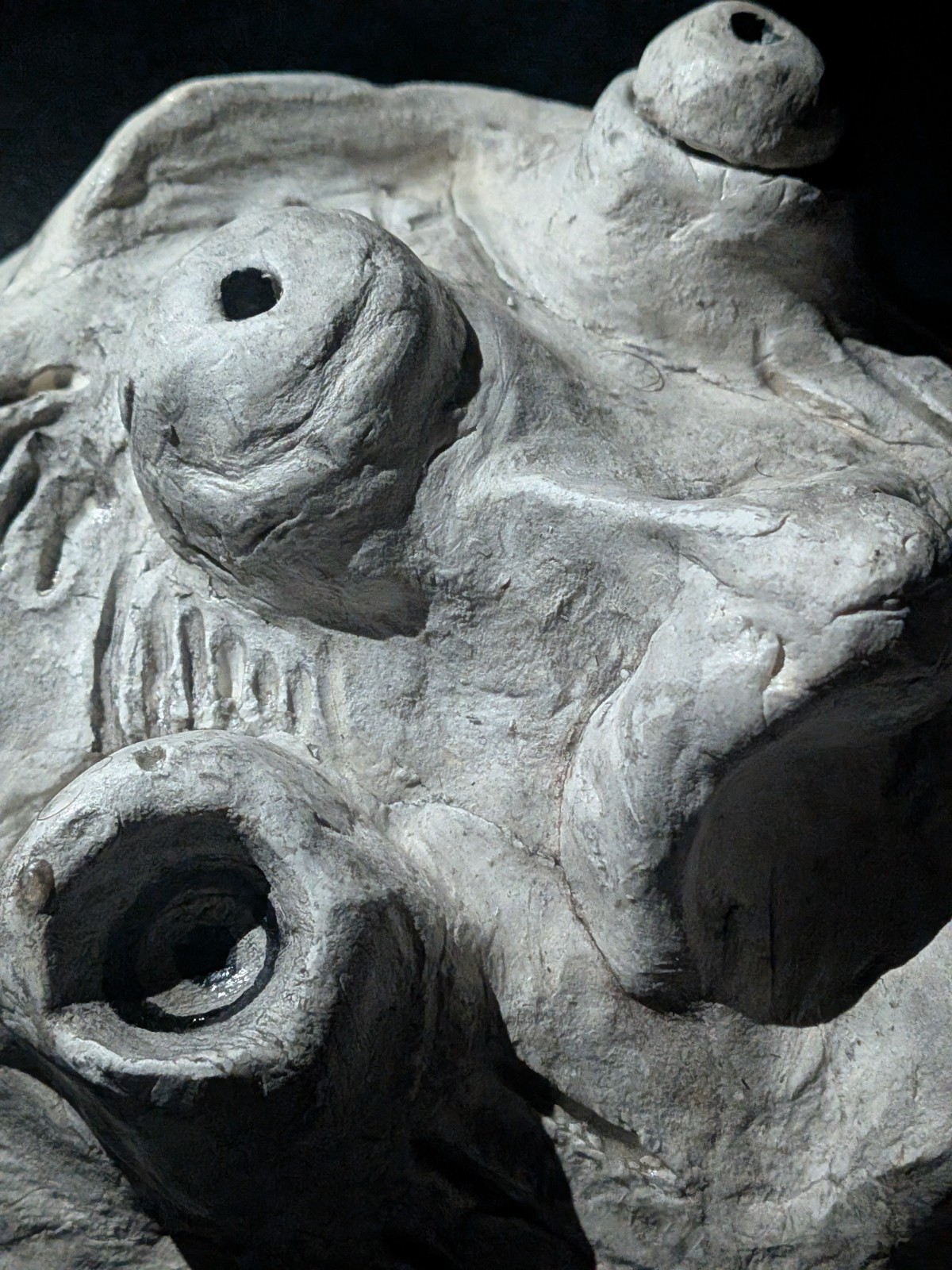 IWA-ZURA Clay Demon Mask - Handmade Yokai Sculpture, White - Image 9