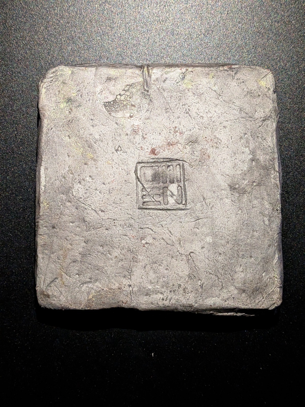 YUREI Clay Relief - Handmade Japanese Ghost Sculpture, Silver/Gold, 10x10cm - Image 2