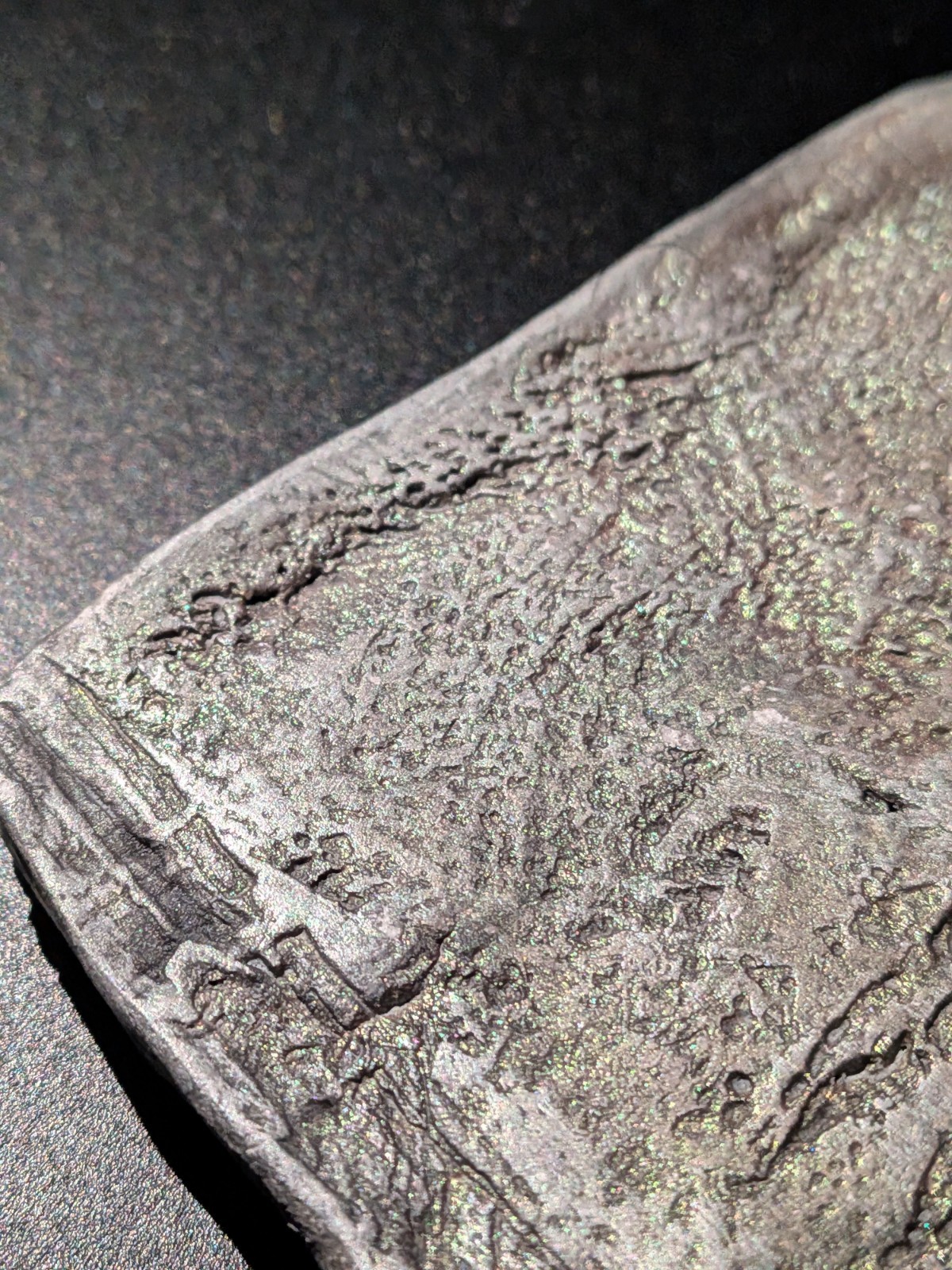 YUREI Clay Relief - Handmade Japanese Ghost Sculpture, Silver/Gold, 10x10cm - Image 7