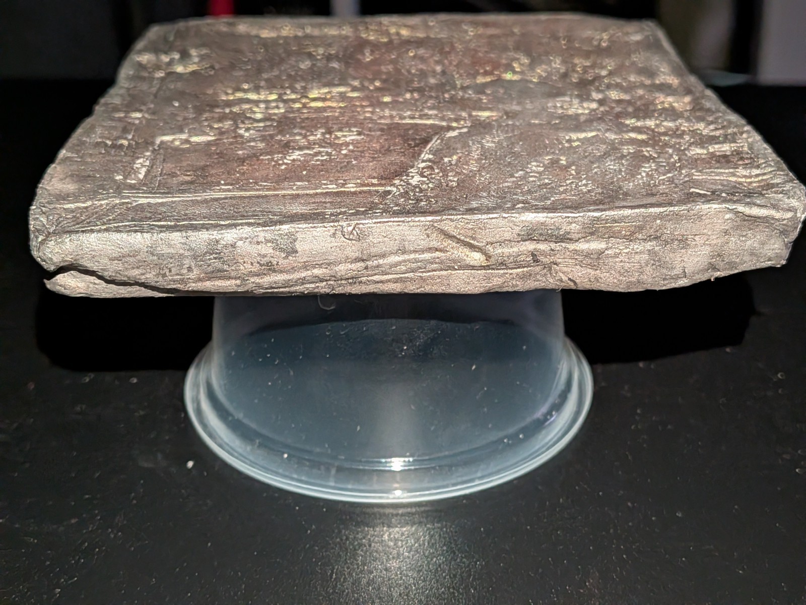 YUREI Clay Relief - Handmade Japanese Ghost Sculpture, Silver/Gold, 10x10cm - Image 14